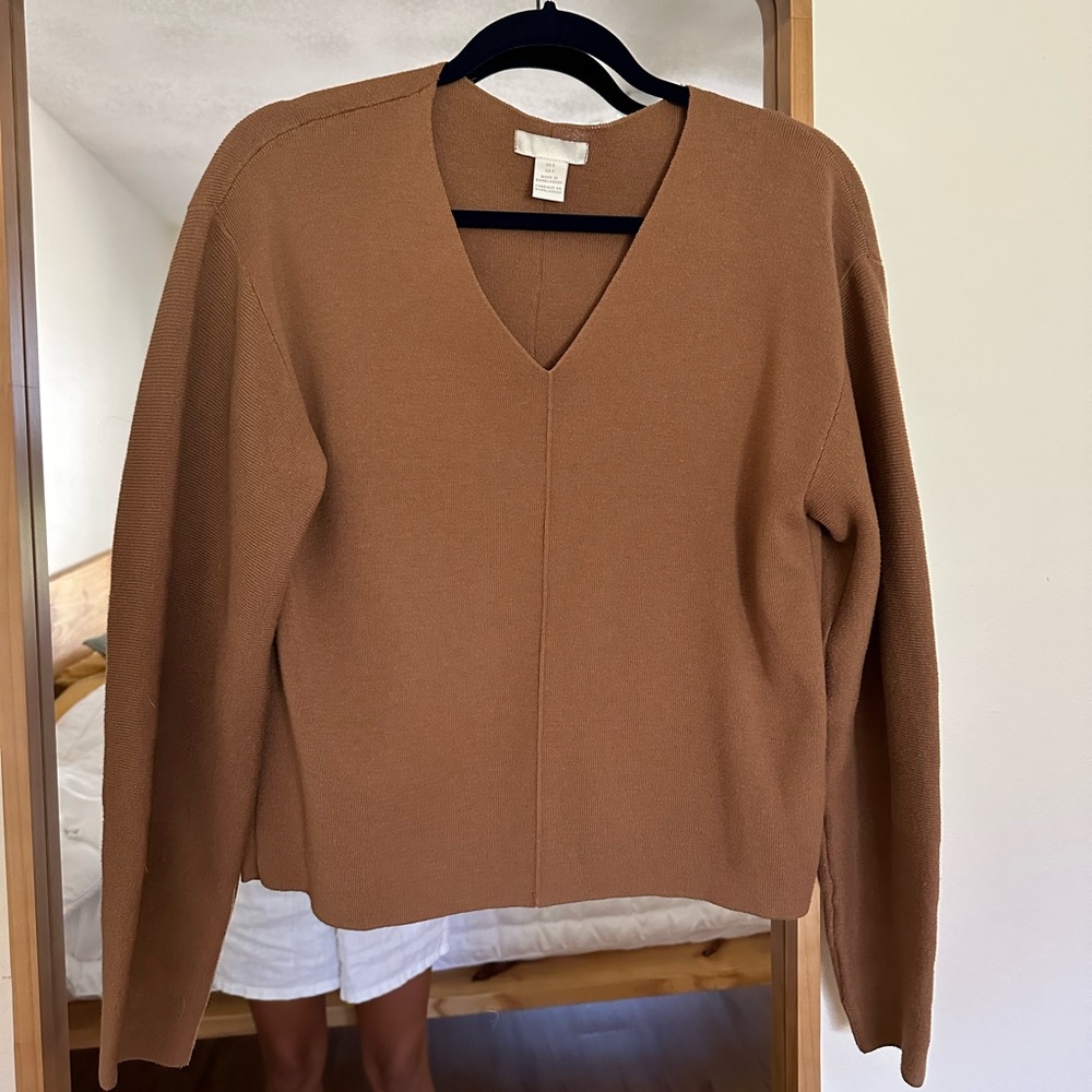 H&M beige sweater